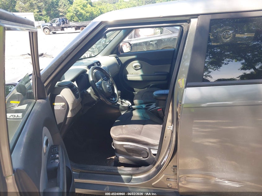 2018 Kia Soul VIN KNDJN2A26J7523257 IAAI salvage auction — LEFT & RIGHT, Salvage Title, sold $1,500 on 2026-07-17 (photo 5)