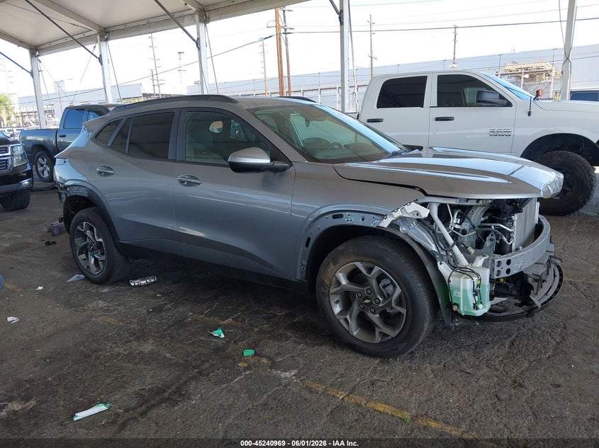2025 Chevrolet Trax VIN KL77LHEPXSC037016 IAAI salvage auction — FRONT & REAR, Salvage Title, sold $3,450 on 2026-07-17 (photo 1)