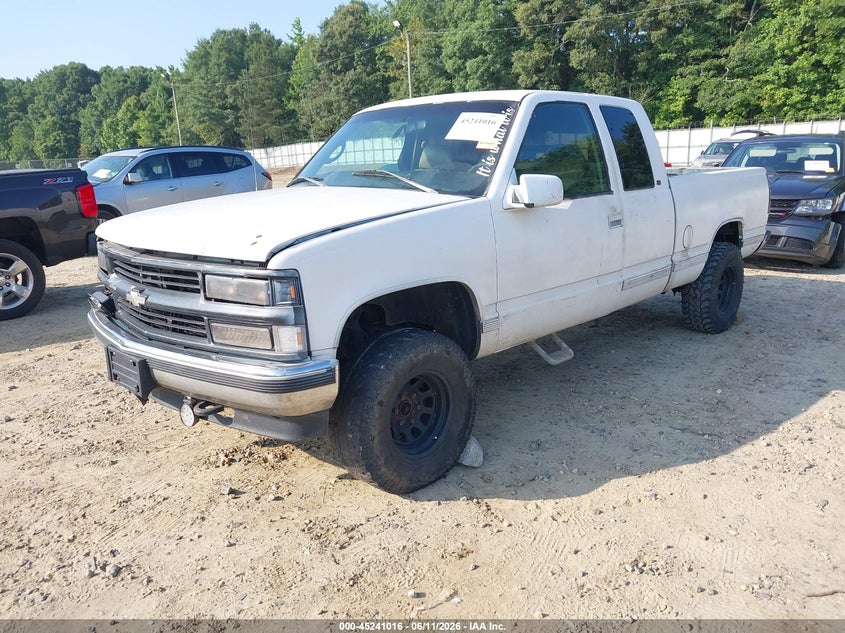 1998 Chevrolet S-10 pickup VIN 1GCEK19M4WE135568 IAAI salvage auction — RIGHT SIDE, Salvage (Tennessee), sold $250 on 2026-07-09 (photo 2)