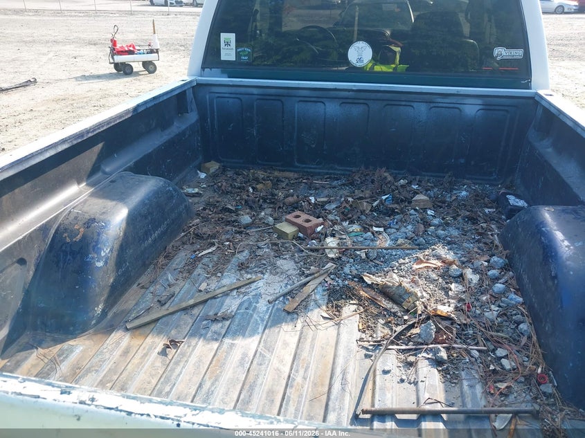 1998 Chevrolet S-10 pickup VIN 1GCEK19M4WE135568 IAAI salvage auction — RIGHT SIDE, Salvage (Tennessee), sold $250 on 2026-07-09 (photo 8)