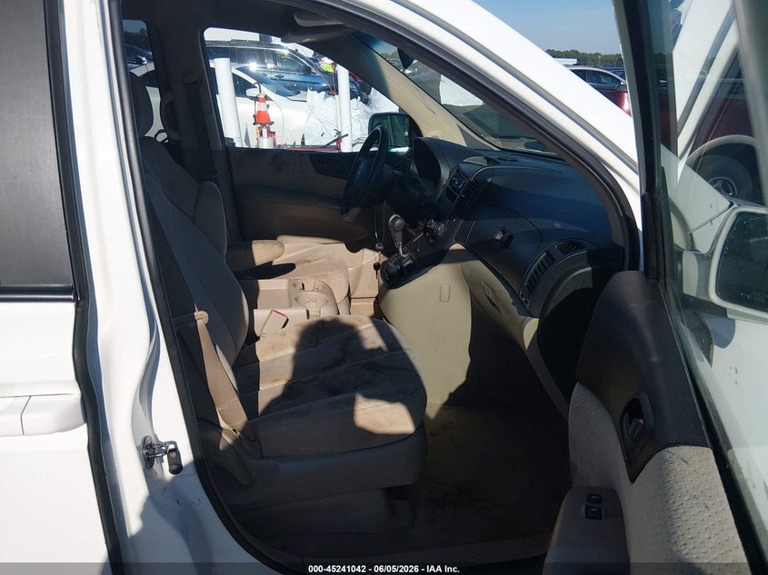 2007 Hyundai Entourage VIN KNDMC233276032241 IAAI salvage auction — LEFT FRONT, Salvage (South Carolina), sold $225 on 2026-07-22 (photo 5)