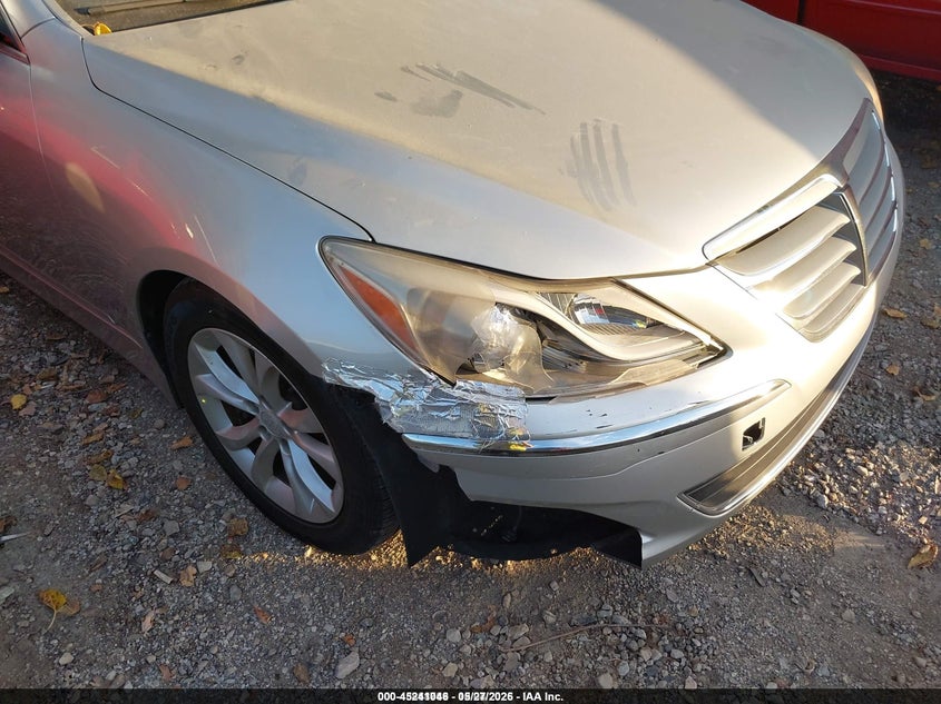2013 Hyundai Genesis VIN KMHGC4DD0DU212773 IAAI salvage auction — RIGHT FRONT, Clear (Michigan), sold $1,400 on 2026-07-15 (photo 6)