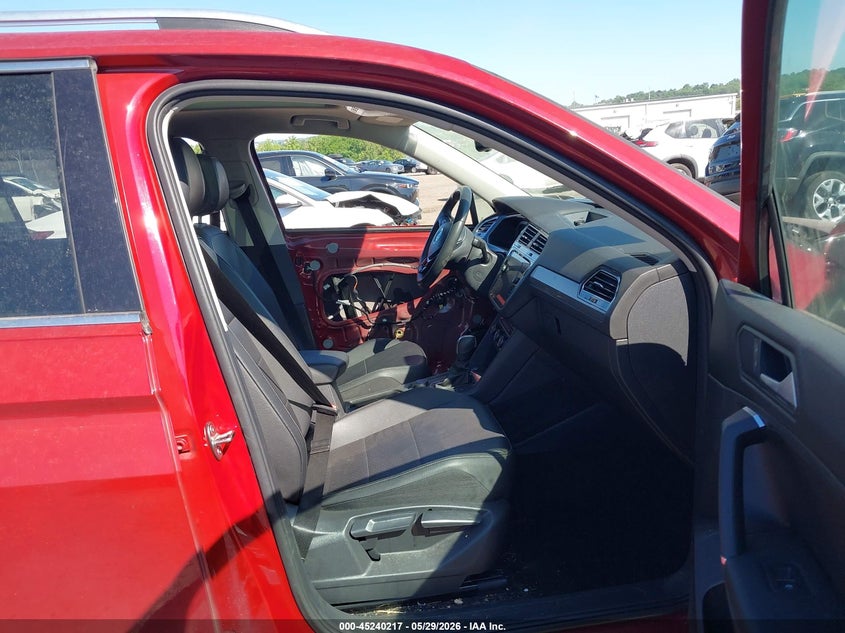 2020 Volkswagen Tiguan VIN 3VV2B7AX2LM015612 IAAI salvage auction — LEFT FRONT, Salvage (Pennsylvania), sold $5,100 on 2026-07-19 (photo 5)