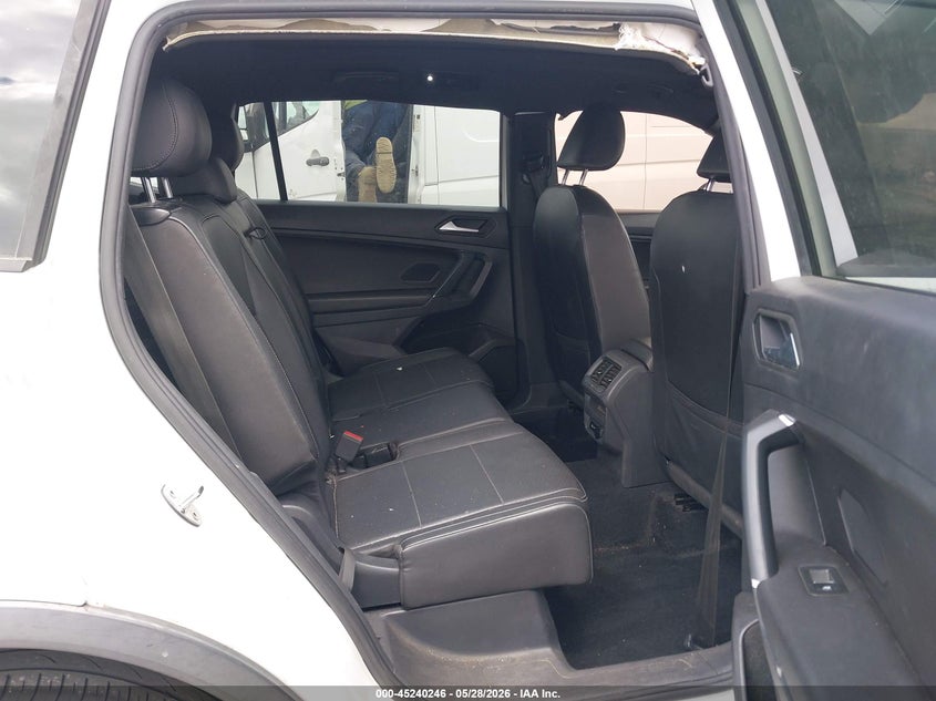 2020 Volkswagen Tiguan VIN 3VV3B7AX0LM115566 IAAI salvage auction — SIDE, Salvage Title, sold $5,700 on 2026-08-10 (photo 8)