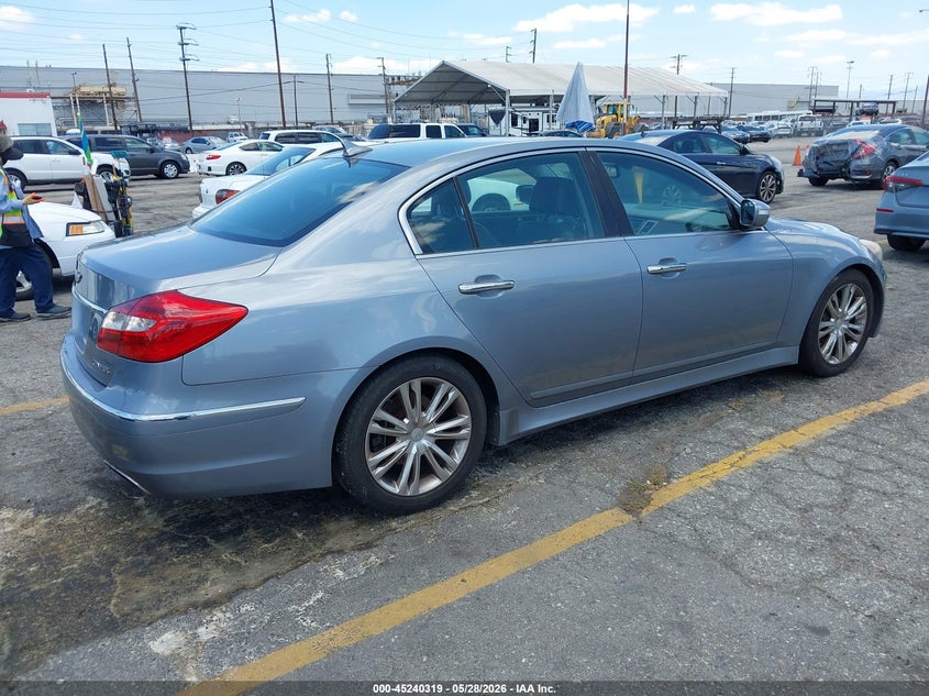 2014 Hyundai Genesis VIN KMHGC4DD1EU263152 IAAI salvage auction — NORMAL WEAR, Clear - Dealer Only (California), sold $750 on 2026-07-07 (photo 4)