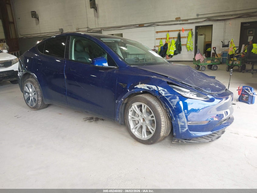 2022 Tesla Model y VIN 7SAYGDEE9NF442605 IAAI salvage auction — SUSPENSION, Salvage Title, sold $8,000 on 2026-07-16 (photo 1)