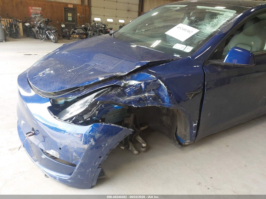 2022 Tesla Model y VIN 7SAYGDEE9NF442605 IAAI salvage auction — SUSPENSION, Salvage Title, sold $8,000 on 2026-07-16 (photo 6)