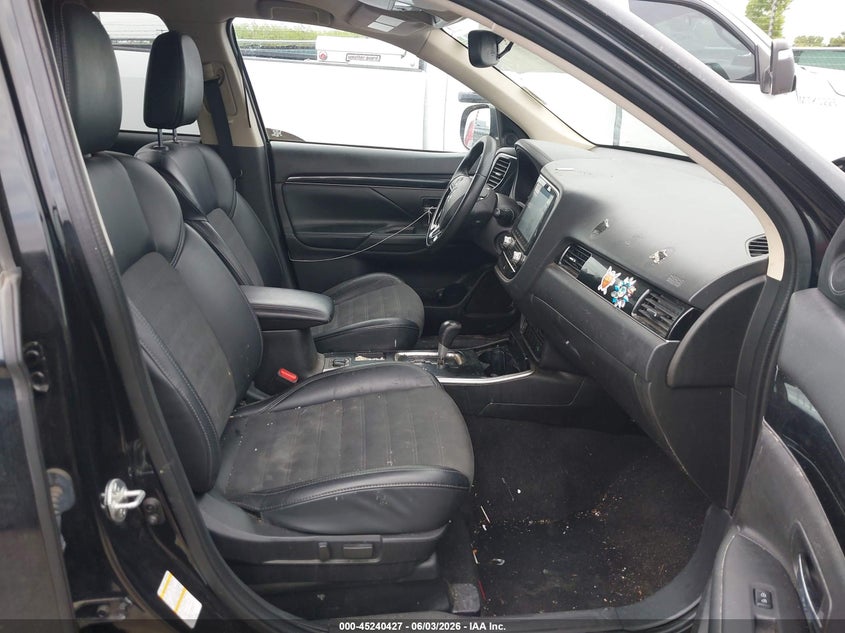 2020 Mitsubishi Outlander VIN JA4AD3A34LZ043821 IAAI salvage auction — FRONT & REAR, Salvage Title, sold $3,000 on 2026-07-06 (photo 5)