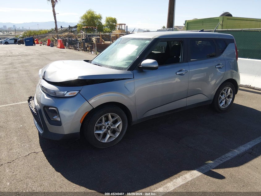 2022 Kia Soul VIN KNDJ23AU4N7814877 IAAI salvage auction — FRONT & REAR, Salvage Title, sold $1,850 on 2026-07-10 (photo 2)
