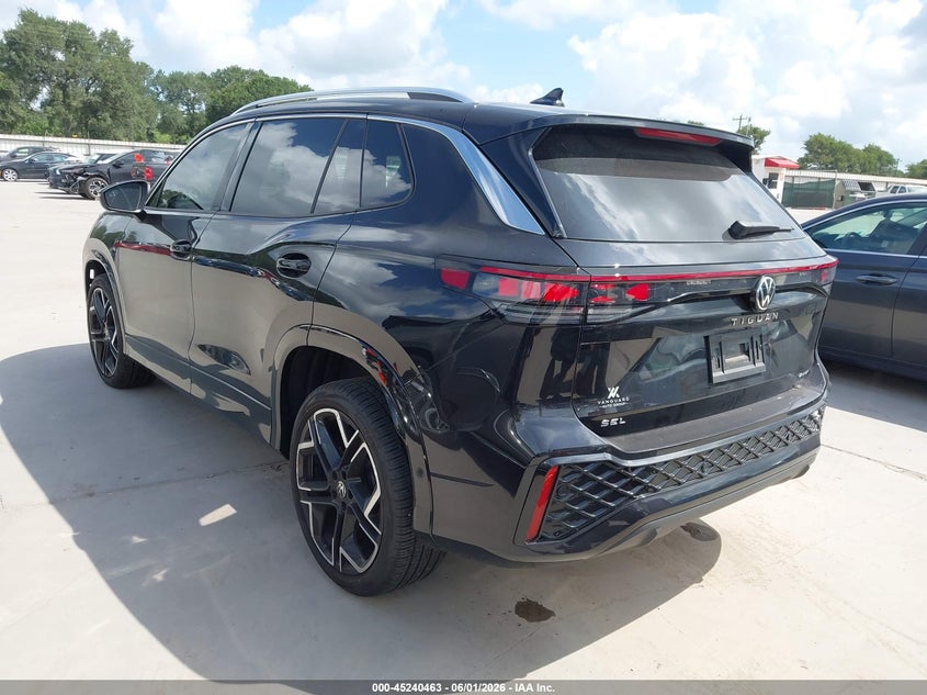 2025 Volkswagen Tiguan VIN 3VVLR7RM8SM055038 IAAI salvage auction — RIGHT FRONT, Salvage Title, sold $8,300 on 2026-07-28 (photo 3)