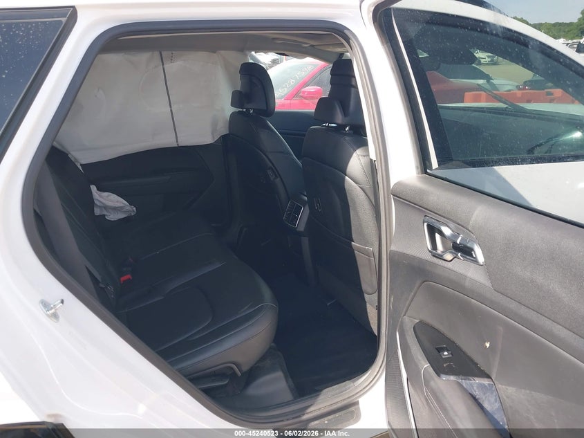 2025 Kia Sportage VIN 5XYK43DF8SG242576 IAAI salvage auction — FRONT END, Salvage Title, sold $10,100 on 2026-08-21 (photo 8)