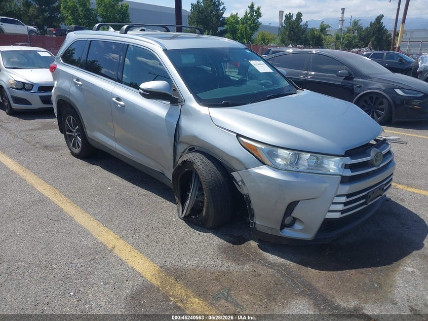 2019 Toyota Highlander VIN 5TDJZRFH4KS588089 IAAI salvage auction — LEFT FRONT, Salvage Title, sold $7,325 on 2026-07-28 (photo 1)
