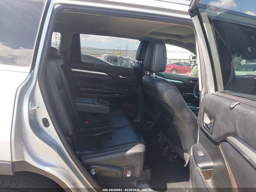 2019 Toyota Highlander VIN 5TDJZRFH4KS588089 IAAI salvage auction — LEFT FRONT, Salvage Title, sold $7,325 on 2026-07-28 (photo 8)
