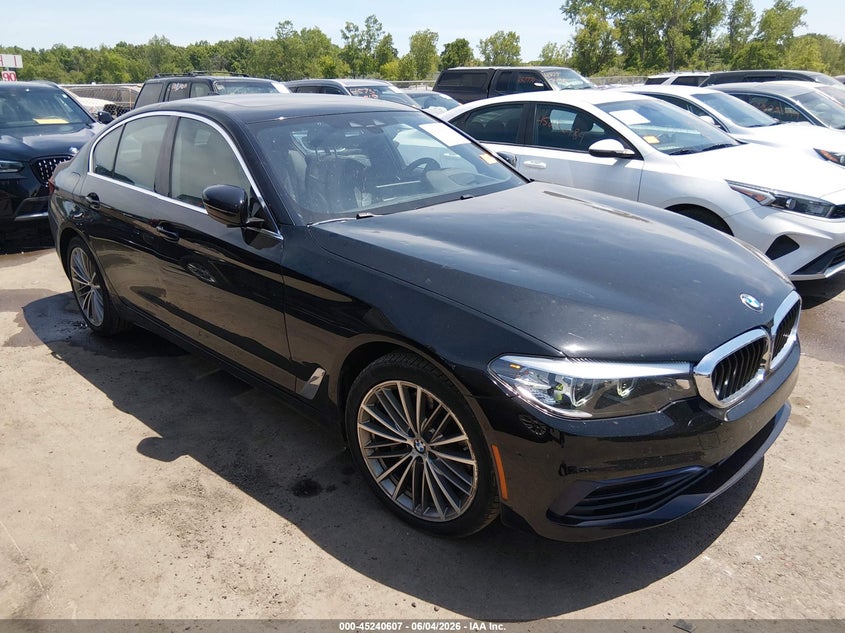 2019 BMW 5er VIN WBAJE7C54KWW44328 IAAI salvage auction — HAIL, Salvage Title, sold $12,825 on 2026-07-07 (photo 1)