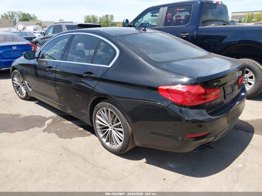 2019 BMW 5er VIN WBAJE7C54KWW44328 IAAI salvage auction — HAIL, Salvage Title, sold $12,825 on 2026-07-07 (photo 3)
