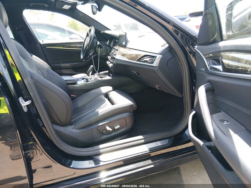 2019 BMW 5er VIN WBAJE7C54KWW44328 IAAI salvage auction — HAIL, Salvage Title, sold $12,825 on 2026-07-07 (photo 5)