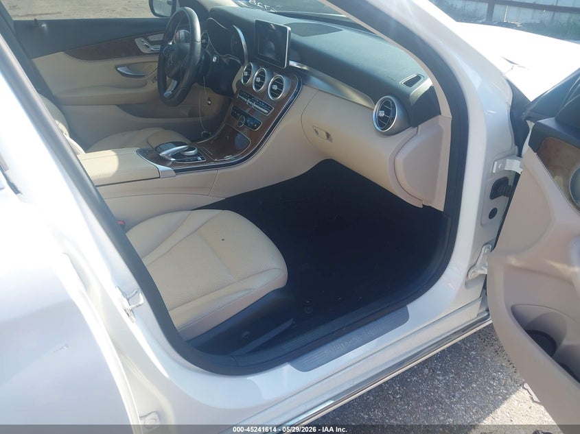 2015 Mercedes-benz C-klasse VIN 55SWF4KB2FU006728 IAAI salvage auction — LEFT SIDE, Salvage Title, sold $7,550 on 2026-08-19 (photo 5)