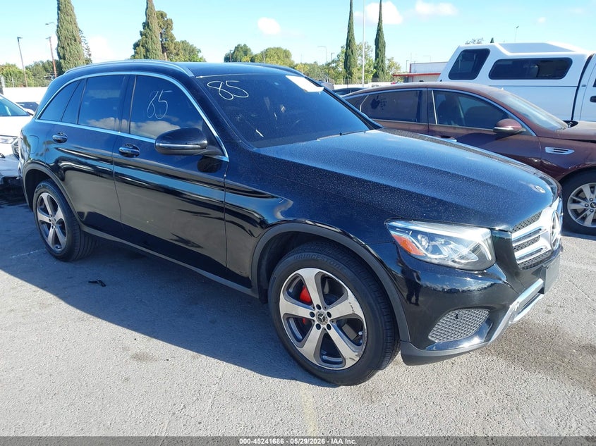 2019 Mercedes-benz Glc VIN WDC0G4JBXKV117989 IAAI salvage auction — SIDE, Salvage Title, sold $6,200 on 2026-07-23 (photo 1)