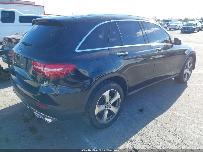 2019 Mercedes-benz Glc VIN WDC0G4JBXKV117989 IAAI salvage auction — SIDE, Salvage Title, sold $6,200 on 2026-07-23 (photo 4)