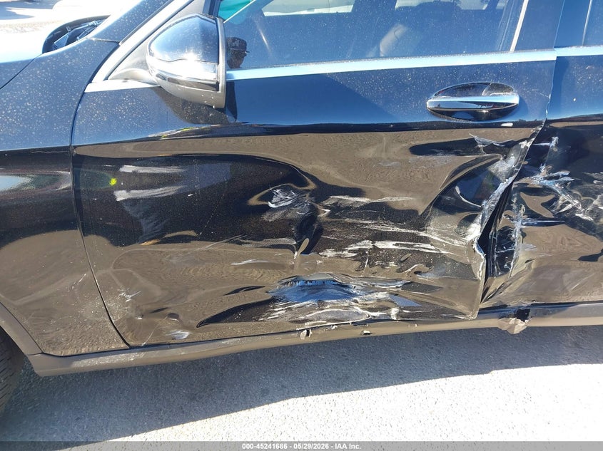 2019 Mercedes-benz Glc VIN WDC0G4JBXKV117989 IAAI salvage auction — SIDE, Salvage Title, sold $6,200 on 2026-07-23 (photo 6)