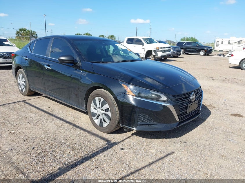 2025 Nissan Altima VIN 1N4BL4BV0SN303338 — IAAI salvage auction photo