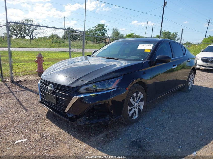 2025 Nissan Altima VIN 1N4BL4BV0SN303338 IAAI salvage auction — LEFT FRONT, Salvage Title, sold $7,600 on 2026-08-01 (photo 2)