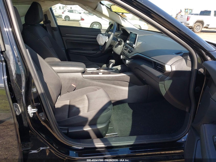 2025 Nissan Altima VIN 1N4BL4BV0SN303338 IAAI salvage auction — LEFT FRONT, Salvage Title, sold $7,600 on 2026-08-01 (photo 5)