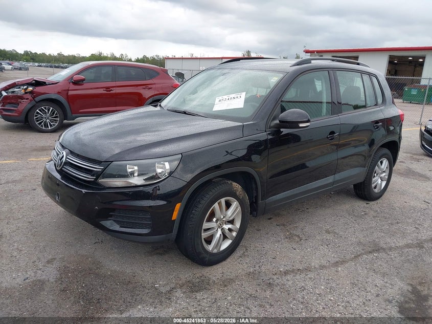 2017 Volkswagen Tiguan VIN WVGBV7AX3HW509616 IAAI salvage auction — RIGHT FRONT, Salvage Title, sold $2,200 on 2026-08-11 (photo 2)