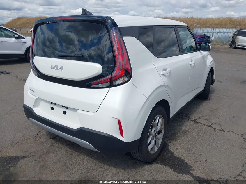 2023 Kia Soul VIN KNDJ23AUXP7865576 IAAI salvage auction — LEFT SIDE, Salvage Title, sold $3,125 on 2026-07-08 (photo 4)