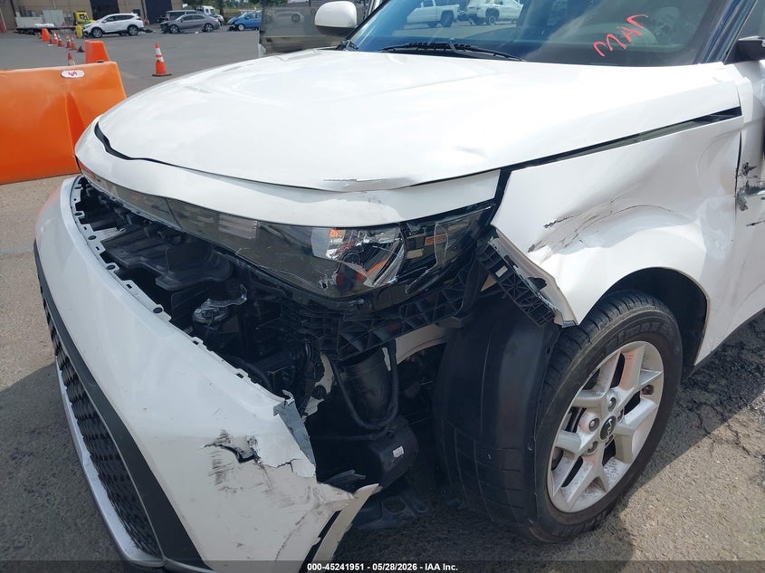 2023 Kia Soul VIN KNDJ23AUXP7865576 IAAI salvage auction — LEFT SIDE, Salvage Title, sold $3,125 on 2026-07-08 (photo 6)
