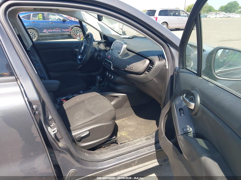 2023 Fiat 500x VIN ZFBNF3B13PP989122 IAAI salvage auction — SIDE, Salvage Title, sold $4,850 on 2026-08-02 (photo 5)