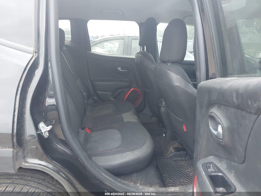 2017 Jeep Renegade VIN ZACCJBCB7HPE55923 IAAI salvage auction — FRONT END, Salvage Title, sold $1,275 on 2026-07-29 (photo 8)