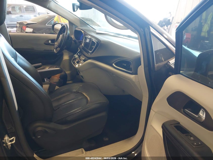 2019 Chrysler Pacifica VIN 2C4RC1BG2KR550503 IAAI salvage auction — FRONT END, Salvage Title, sold $4,900 on 2026-07-22 (photo 5)