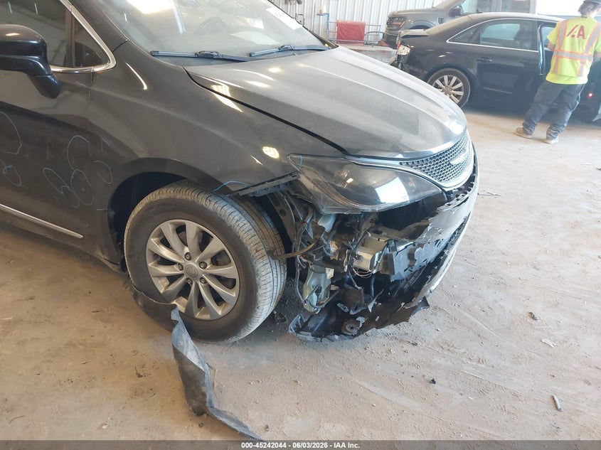 2019 Chrysler Pacifica VIN 2C4RC1BG2KR550503 IAAI salvage auction — FRONT END, Salvage Title, sold $4,900 on 2026-07-22 (photo 6)