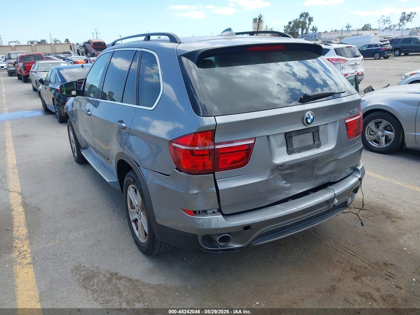 2013 BMW X5 VIN 5UXZW0C58D0B94362 IAAI salvage auction — REAR END, Salvage Title, sold $2,300 on 2026-07-08 (photo 3)