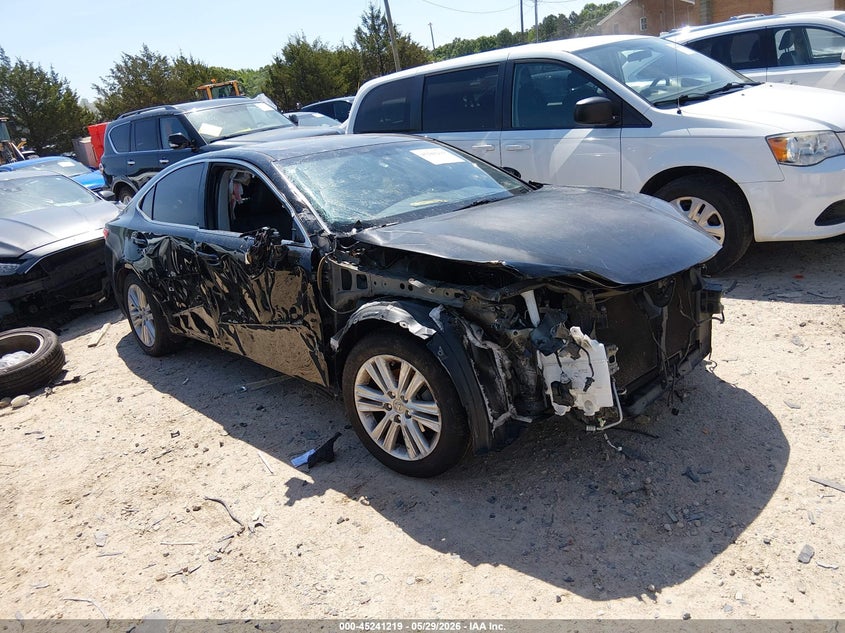 2015 Lexus ES VIN JTHBK1GG4F2202590 IAAI salvage auction — LEFT & RIGHT, Salvage Title, sold $1,950 on 2026-07-20 (photo 1)