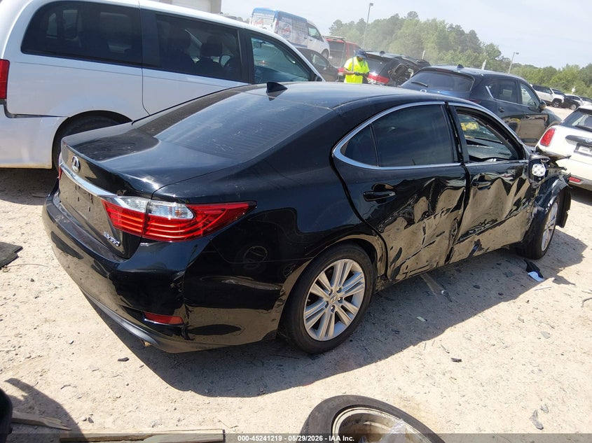 2015 Lexus ES VIN JTHBK1GG4F2202590 IAAI salvage auction — LEFT & RIGHT, Salvage Title, sold $1,950 on 2026-07-20 (photo 4)