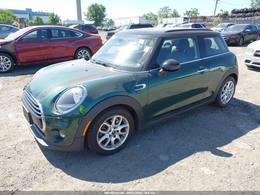 2019 Mini Hard top VIN WMWXP5C57K2H96400 IAAI salvage auction — SIDE, Salvage Title, sold $1,950 on 2026-08-14 (photo 2)