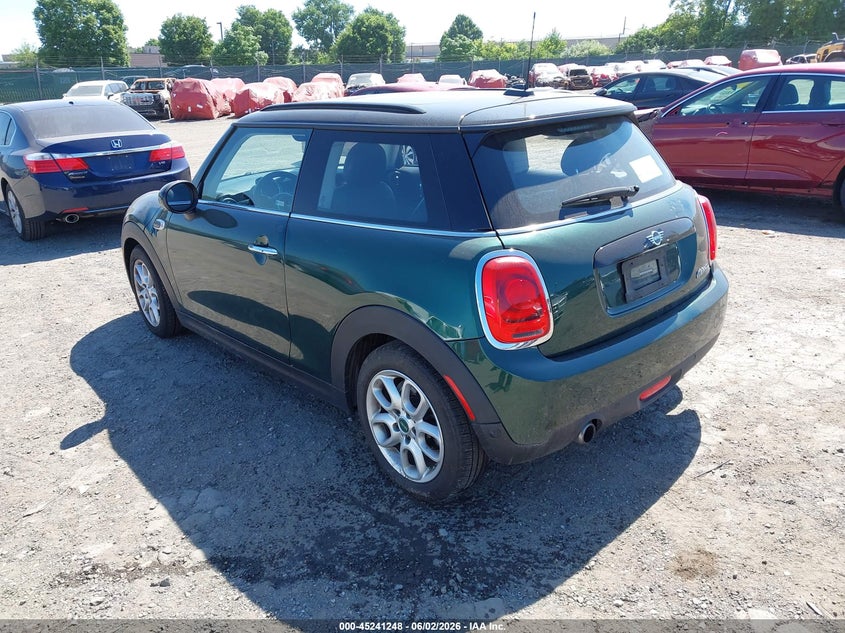 2019 Mini Hard top VIN WMWXP5C57K2H96400 IAAI salvage auction — SIDE, Salvage Title, sold $1,950 on 2026-08-14 (photo 3)