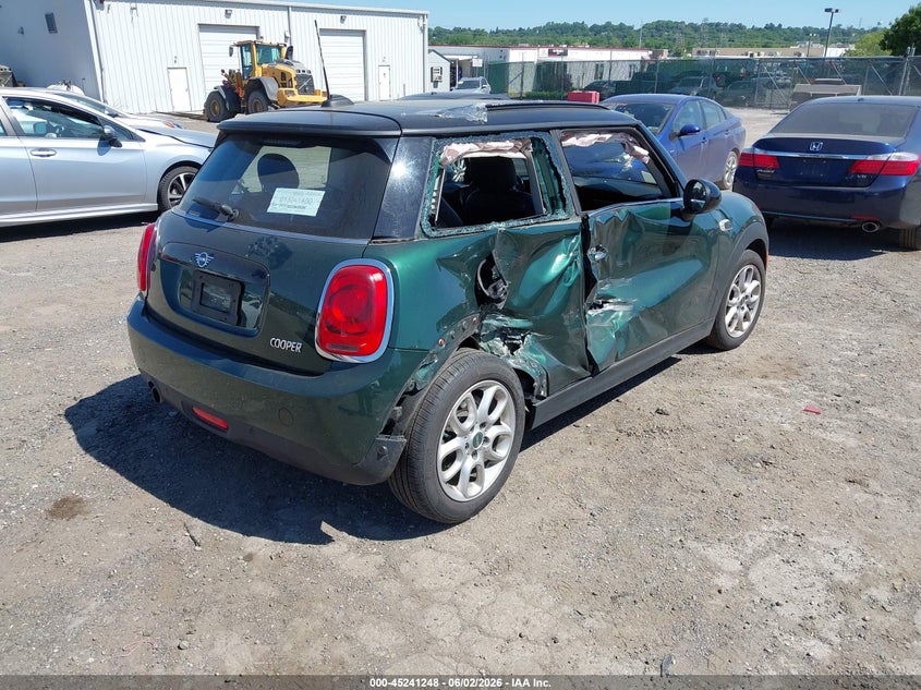 2019 Mini Hard top VIN WMWXP5C57K2H96400 IAAI salvage auction — SIDE, Salvage Title, sold $1,950 on 2026-08-14 (photo 4)