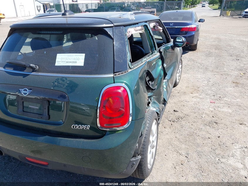 2019 Mini Hard top VIN WMWXP5C57K2H96400 IAAI salvage auction — SIDE, Salvage Title, sold $1,950 on 2026-08-14 (photo 6)
