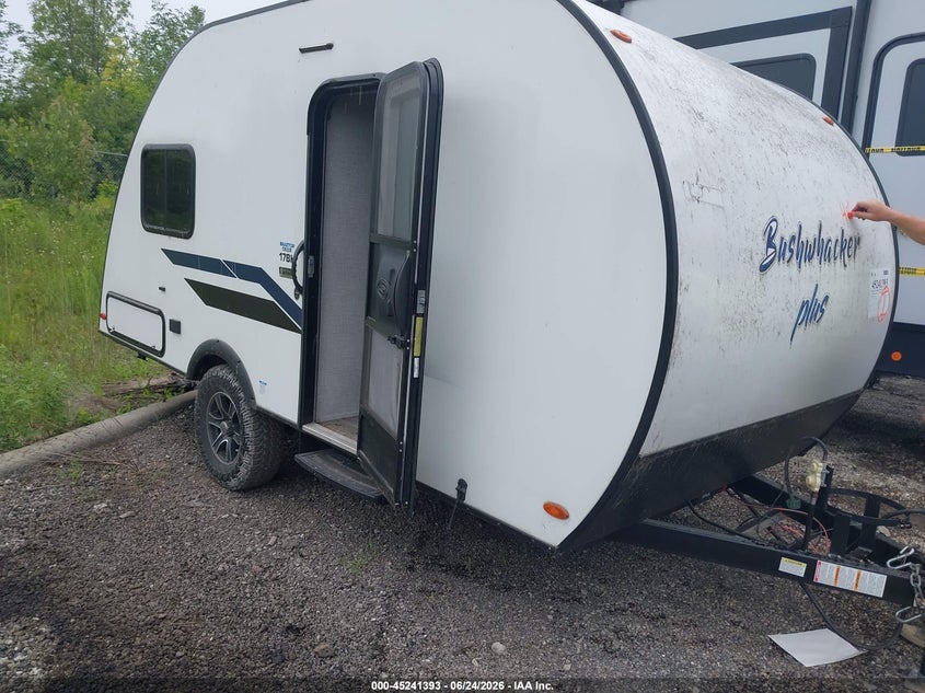 2022 Braxton creek Bushwhacker VIN 7HFB1KE17N17Y7584 IAAI salvage auction — WATER/FLOOD, Scrap (Michigan), sold $175 on 2026-07-29 (photo 1)