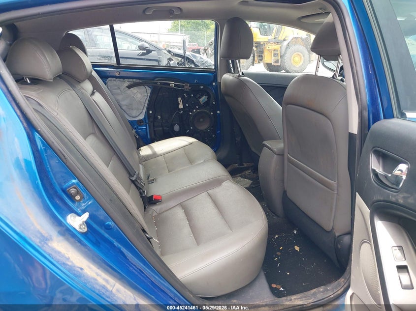 2014 Kia Forte VIN KNAFX5A8XE5172311 IAAI salvage auction — FRONT & REAR, Salvage (North Carolina), sold $375 on 2026-07-31 (photo 8)