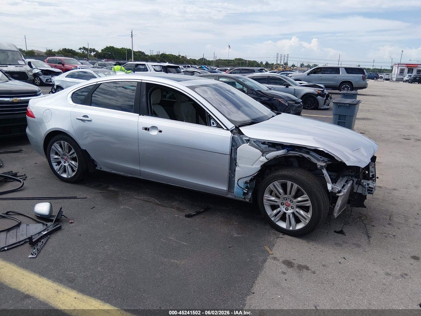 2018 Jaguar Xf VIN SAJBD4GX8JCY67364 IAAI salvage auction — RIGHT SIDE, Salvage Title, sold $550 on 2026-07-09 (photo 1)
