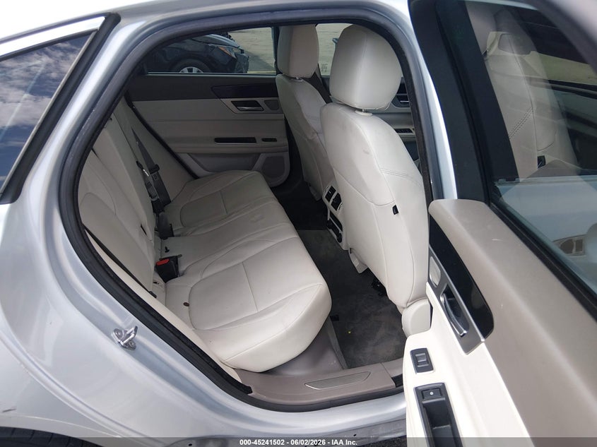 2018 Jaguar Xf VIN SAJBD4GX8JCY67364 IAAI salvage auction — RIGHT SIDE, Salvage Title, sold $550 on 2026-07-09 (photo 8)