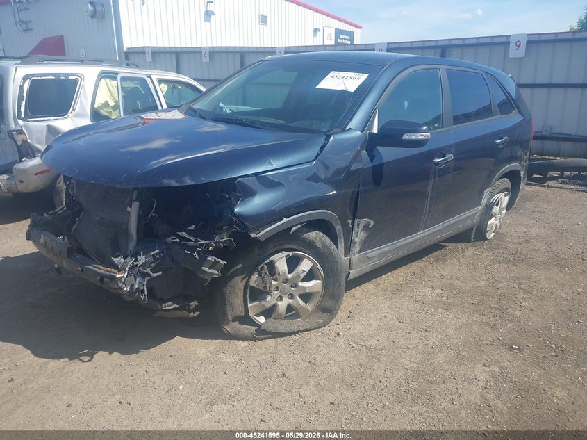 2013 Kia Sorento VIN 5XYKT3A18DG402275 IAAI salvage auction — FRONT & REAR, Bill Of Sale (Washington), sold $575 on 2026-07-07 (photo 2)