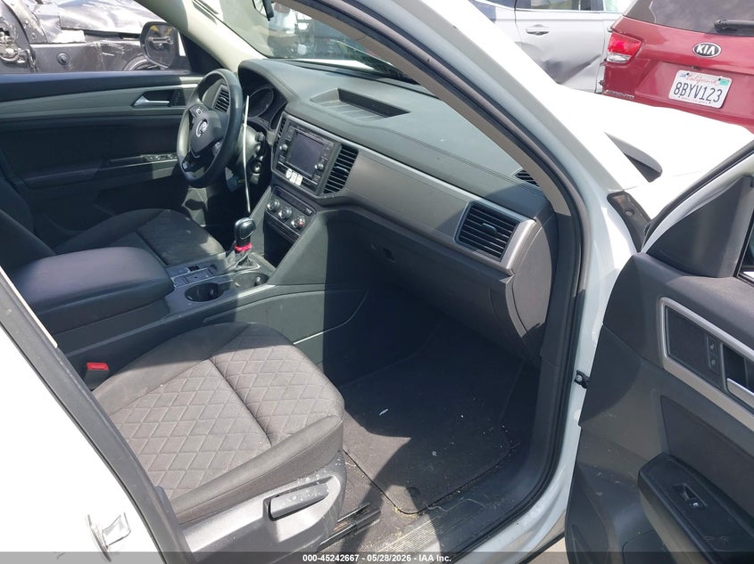 2019 Volkswagen Atlas VIN 1V2AP2CA2KC515548 IAAI salvage auction — SIDE, Salvage Title, sold $3,550 on 2026-07-29 (photo 5)