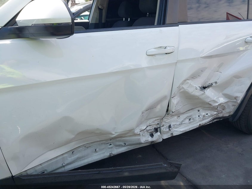 2019 Volkswagen Atlas VIN 1V2AP2CA2KC515548 IAAI salvage auction — SIDE, Salvage Title, sold $3,550 on 2026-07-29 (photo 6)