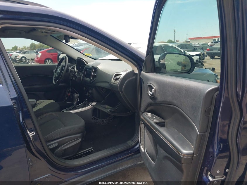 2019 Jeep Compass VIN 3C4NJDAB8KT599522 IAAI salvage auction — REAR END, Salvage Title, sold $2,950 on 2026-08-01 (photo 5)
