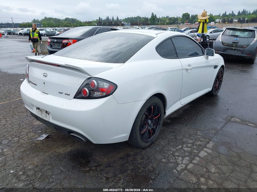 2008 Hyundai Tiburon VIN KMHHN66FX8U286863 IAAI salvage auction — SIDE, Salvage (Oregon), sold $200 on 2026-07-29 (photo 4)